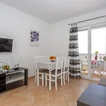 Lucija 3*