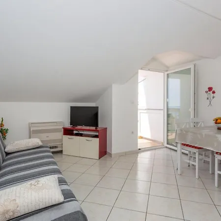 Lucija Bed & Breakfast Banjol