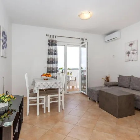 Bed & Breakfast Lucija Banjol