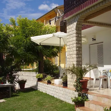 Lucija 3*