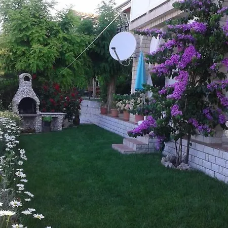 Lucija Bed & Breakfast 4*