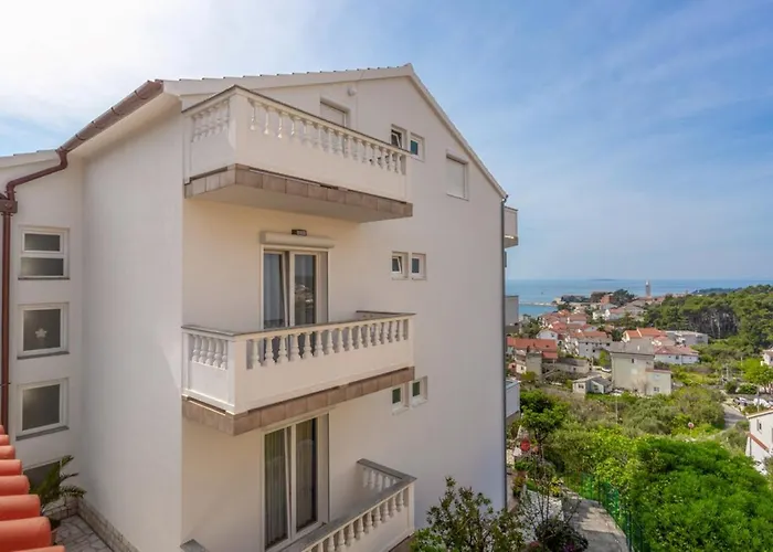 Lucija 4*