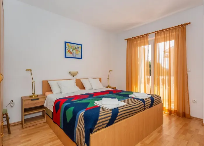 Lucija 4*