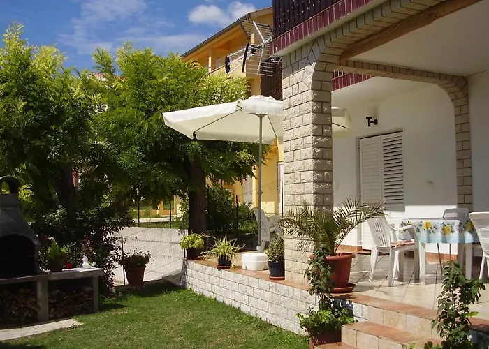 Lucija 4*